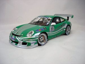 Érkeznek a Porschék a R3E-hez!