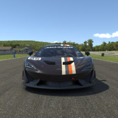 Itt az iRacing McLaren 570S GT4